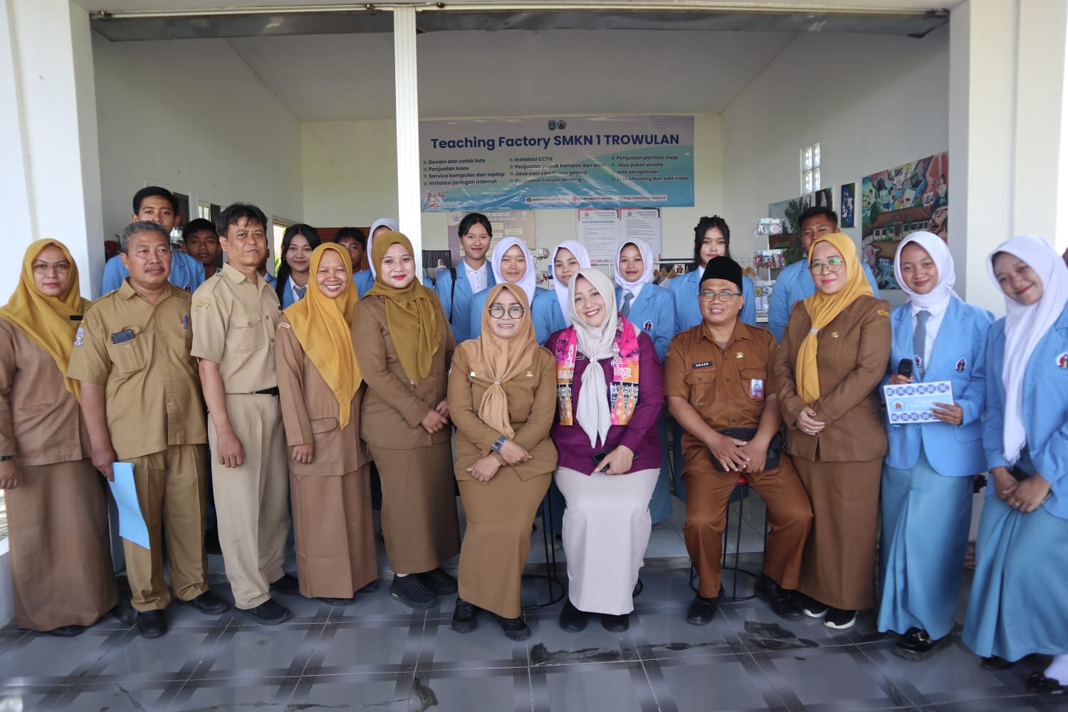 Peresmian Teaching Factory SMKN 1 Trowulan, Dorong Kesiapan Siswa Hadapi Dunia Industri